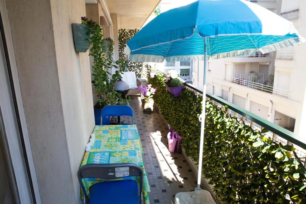 Chill Out Apartment, 2 Mins From Beach Nice