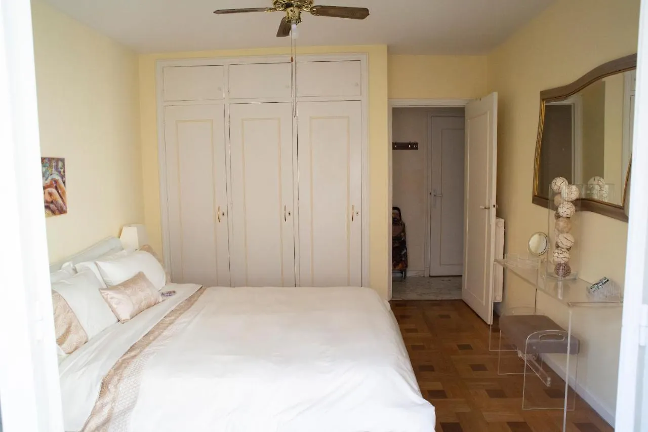 Chill Out Apartment, 2 Mins From Beach Nice 0*,  Frankrig